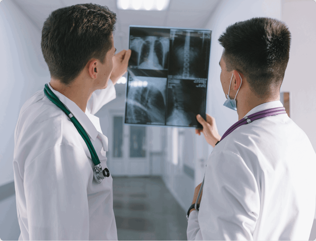 Doctors examining an xray